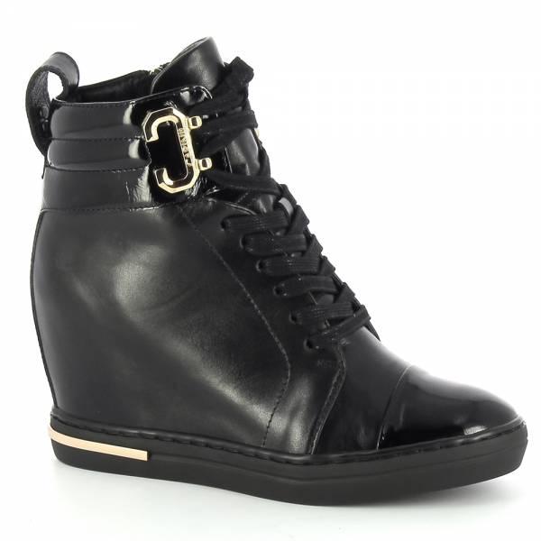

Czarne sneakersy na koturnie CARINII B9001-070-000-000-B88