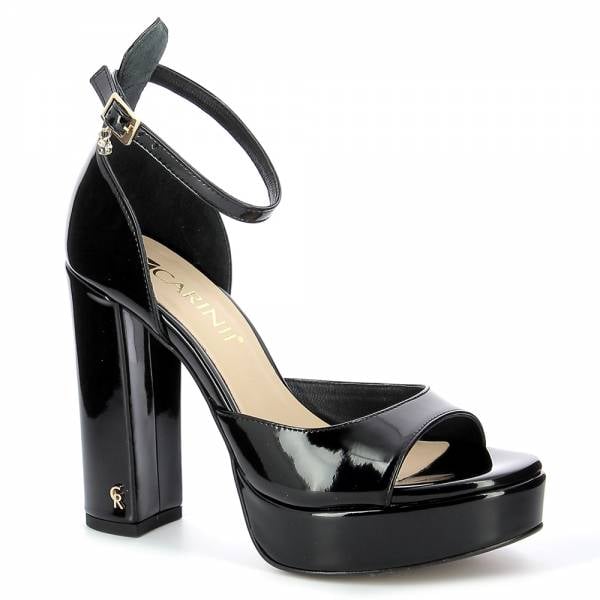 

Czarne sandały damskie CARINII B9020-037-000-000-000