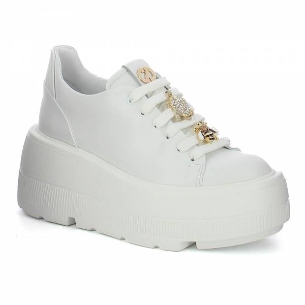 

Białe sneakersy na platformie CARINII B9589-L46-000-000-G36