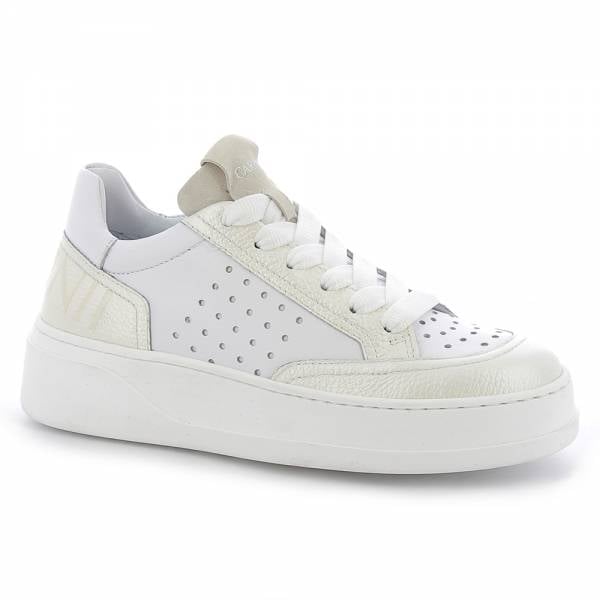

Białe sneakersy na grubej podeszwie CARINII B8305-P86-L46-R30-E41