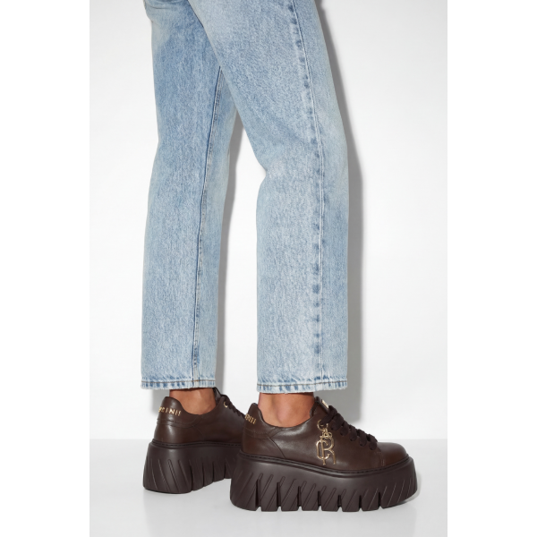 Brązowe sneakersy na platformie CARINII B10462-T82-000-000-G75